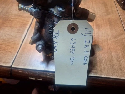 Carburador Farmall H Foto 1 de 4