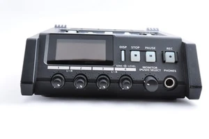 Roland R-44 Solid State 4 Channel Portable Field Recorder Z9B2334 With Adapter - Picture 1 of 15