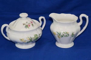 Minton Meadow SB1461 Creamer, 4 1/8" & Sugar Bowl, 3 1/8", with Lid - Picture 1 of 11