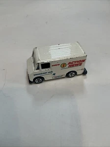 Hot Wheels 1986 White KHWW 1 Action News Broadcast Van - Picture 1 of 2