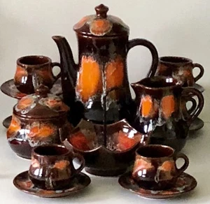 1960s Vallauris Mid Century Modern Art Pottery Demi Coffee Tea Set Org/Brn Glaze - Imagen 1 de 12