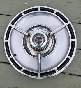 *ONE* Vintage 1964 Chevrolet Impala SS Chevelle Malibu Wheel Cover Hubcap USED - Picture 1 of 11