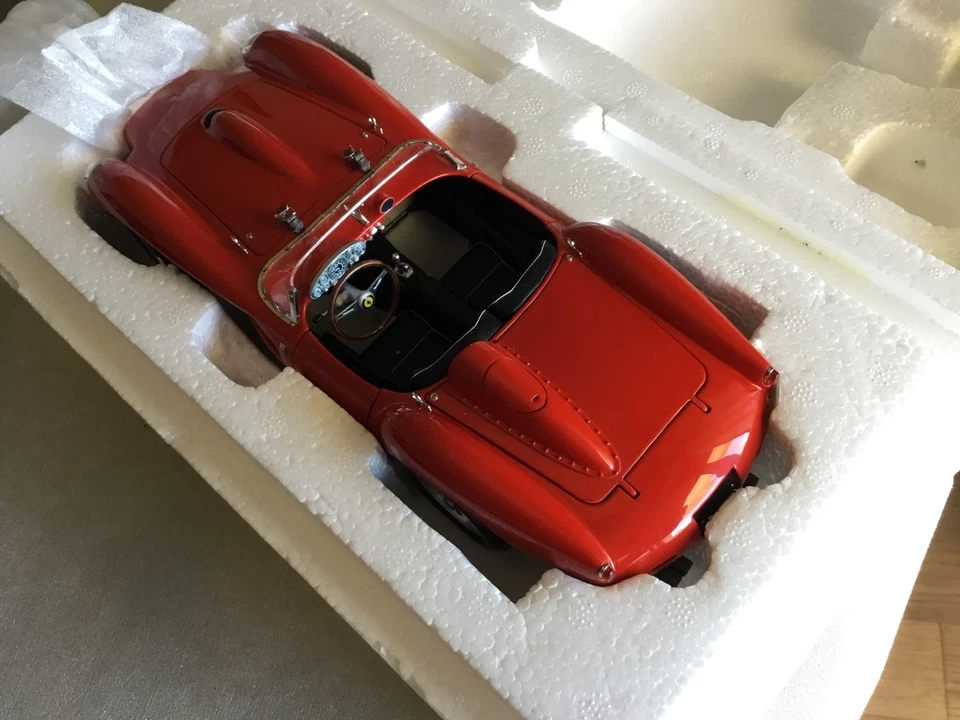 CMC 1/18 Ferrari Testarossa M071 - Immagine 1 di 4