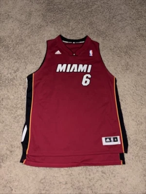 Футболка универсального игрока Adidas Miami Heat Леброна Джеймса красная молодежный размер XL L+2 - Изображение 1 из 4