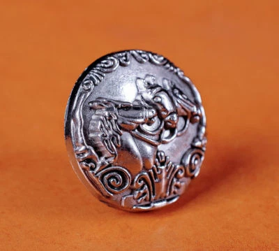 10X WESTERN HORSE SADDLE TACK CAP THREE HORSE HEAD SADDLE LEATHER SILVER CONCHOS - Image 1 of 4