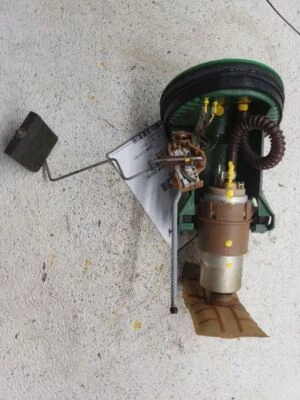 Passenger Fuel Pump Assembly Hatchback Fits 95-99 BMW 318i 1116258 - Image 1 of 4