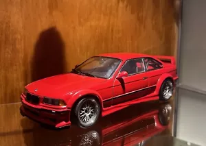 BMW E36 M3 GTR 1:18 UT-Models Red Rot - Bild 1 von 14