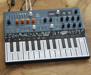 Arturia MicroFreak Amazing Algorithmic Synth & Vocoder - LOADED - Picture 1 of 10