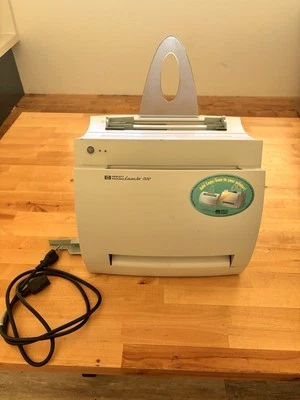 HP LaserJet 1100 Monochrome Laser Printer C4224A. 18 Mbyte - Image 1 of 4