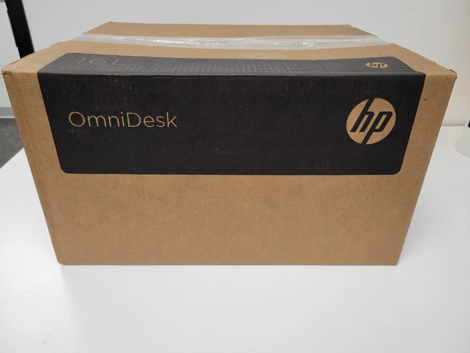 HP Desktop PC OmniDesk M02-0127c AMD Ryzen 7 8700G 32GB RAM 1TB PCIe SSD AMD