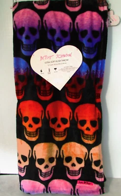Manta de felpa Betsey Johnson calaveras arco iris ombre 50 x 60 nueva con etiquetas Foto 1 de 4