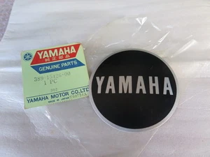 YAMAHA RD125 B RD200 A RD200 B COVER OIL PUMP 389-15426-00 GENUINE NOS JAPAN - Foto 1 di 4