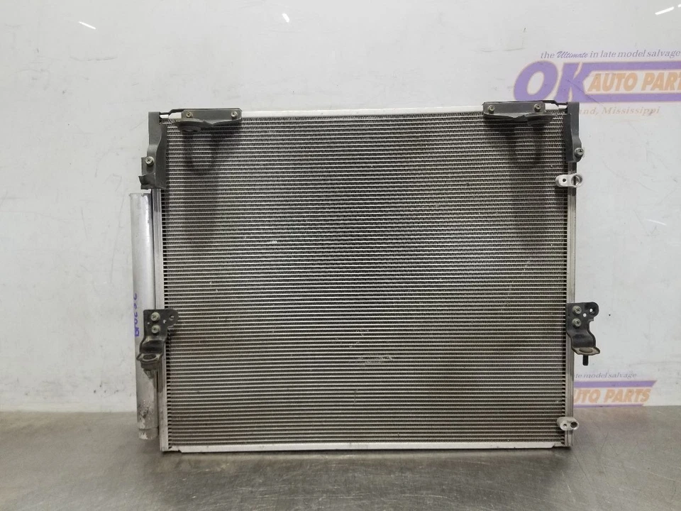 08 2008 Lexus LX570 5,7 L condensador de CA  Foto 1 de 4