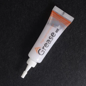 Lubrication Made Easy Get Your Hands on This 10ml Skating Gear Solution - Picture 1 of 10