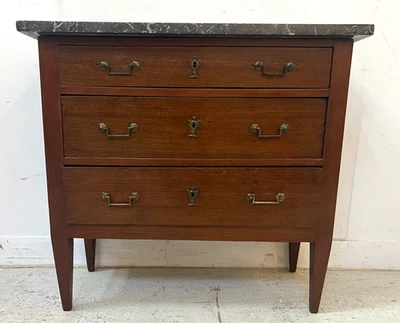 Commode de style Louis XVI en chene massif XIX siècle - Photo 1/4