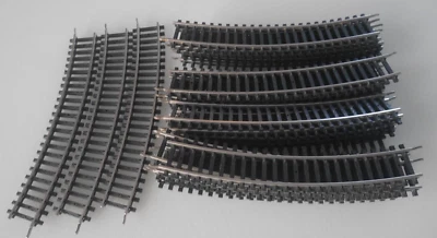 Top: 23 x Piko H0 Curved 1/1 DDR - VEB Combine Sonnenberg! Diameter 800 mm - Image 1 of 2