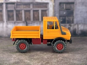 Wiking 14374 Unimog U 1500 Mercedes Orange - Picture 1 of 11