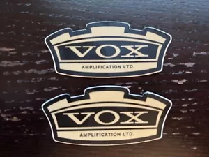 JUEGO DE 2 PIEZAS DE PEGATINAS DE TIENDA PERSONALIZADAS AMPLIFICADORES VOX - Imagen 1 de 1