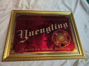 Letrero espejo raro YUENGLING Brew BEER “SALUDANDO A LOS BOMBEROS EN NUESTRA COMUNIDAD” - Imagen 1 de 12