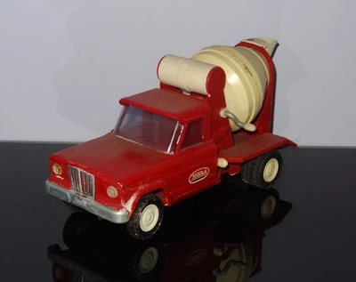 Mezclador de cemento Jeep de acero prensado Tonka vintage años 60 juguete rojo Foto 1 de 4