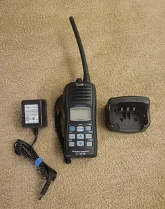 ICOM IC-M34 VHF Marine Transceiver - For Parts Only - Zdjęcie 1 z 9