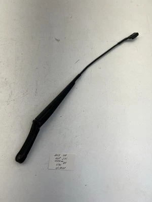 Brazo limpiaparabrisas derecho Volkswagen Golf 2010-2014 OEM. Foto 1 de 4