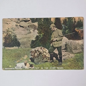 Im Maine Woods Jäger Schrotflinte Hund und Morgentasche (Geflügel) antike Postkarte - Bild 1 von 3