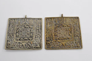 ALTER TIBETISCHER KALENDER / STERNZEICHEN AMULETT AUS MESSING - Bild 1 von 8
