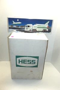 Estuche vintage Hess N.O.S de camiones lanzadera 1999 tamaño completo "tal cual" - Imagen 1 de 11