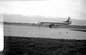 Avion aéroport piste de décollage montagnes - négatif photo ancien an. 1950 60 - Picture 1 of 1