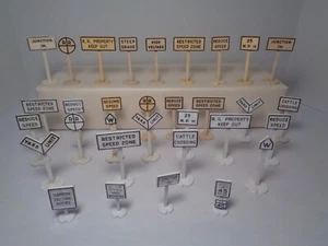 MARX SEGNALETICA FERROVIARIA E STRADALE VINTAGE. GRANDE LOTTO DI 32.! - Foto 1 di 7