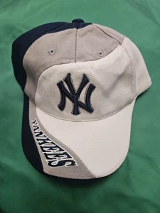 Vintage White And Blue Yankees Cap 100% Cotton - Picture 1 of 3