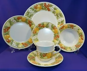 6 PC PLACE SETTING(S) VERNON WARE DELLA ROBBIA DINNERWARE BY METLOX USA FRUIT - Picture 1 of 9