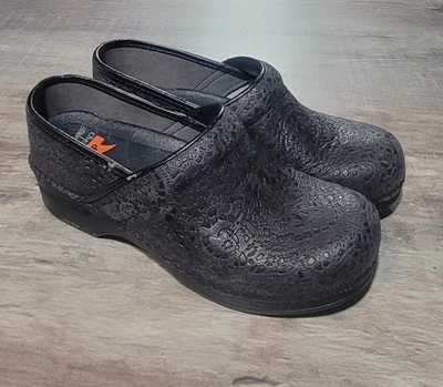 Dansko Pro XP Women Black Leather Clogs Size 39 Slip Resistant - Image 1 of 4