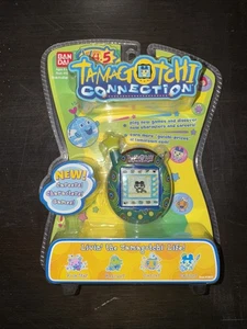 SEALED TAMAGOTCHI CONNECTION 2004 Green Peacock RARE - Picture 1 of 6