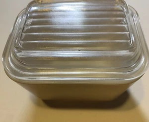 Vintage PYREX Refrigerator Dish 501 B With Rib Lid Fridgie Sandlewood 12OZ U - Picture 1 of 8