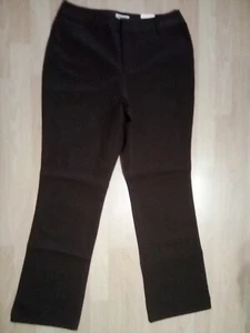 Pantaloni chino St. John's Bay taglia 12 nuovi con etichetta bi elasticizzati cuciture interne 32" - Foto 1 di 3