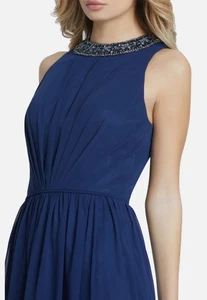 Vestido plisado cuello alto adornado azul medianoche Ieena for Mac Duggal talla 6. 17 - Imagen 1 de 14