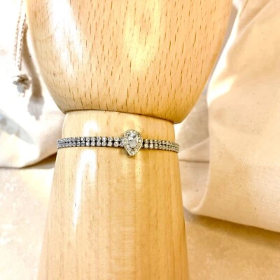 Highend Brand Style white Gold plated tear drop double flower stunning bracelet - Image 1 of 4