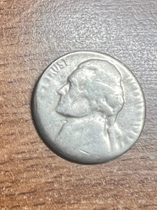 ERROR JEFFERSON NICKEL STRUCK THROUGH AN OBJECT BOTH SIDES - Picture 1 of 8