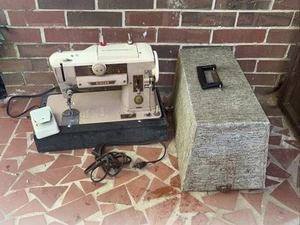 Vintage Singer 401A Slant Needle Sewing Machine With Case And Foot Pedal Tested - Picture 1 of 10