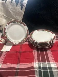 Signature Tartan Christmas Luncheon Plates By RIVIERA/VANBEERS - Picture 1 of 12