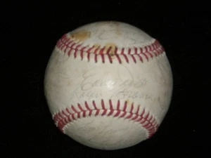 HOF & LEGENDS AUTOGRAPHED OMLB BASEBALL SIGNED BY 22! - Picture 1 of 5