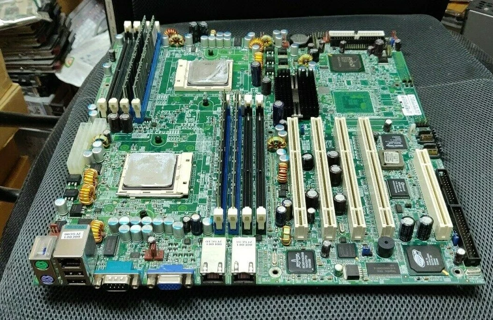 Tyan S2882G3NR-DRS-F5 Socket 940 AMD Motherboard w/2x OSA242CEP5AU 1.6G CPU, 2GB - Image 1 of 1