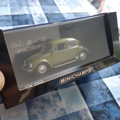 Maggiolone o maggiolino wolksvagen  minichamps   scala 1:43  con scatola nuova - Immagine 1 di 2