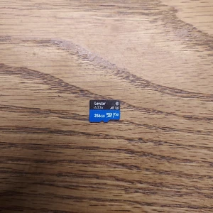 256GB Lexar 633 Micro SD Card - Photo 1 sur 1