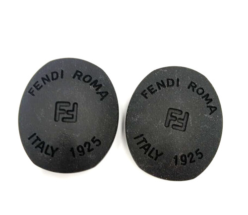 due bottoni Fendi misura grande 4 5 5 2 mm acrilico nero