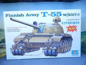 Trompetista 1/35 #00341 Ejército finlandés T-55 con rodillos de mina KMT-5 - MOTORIZADO - Imagen 1 de 2