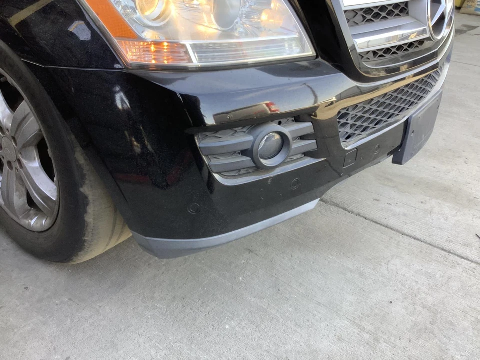 Conjunto de parachoques delantero usado se adapta a: Mercedes-benz Mercedes clase gl 164 2008 Foto 1 de 4