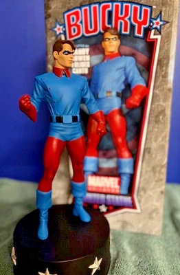 ESTATUA CLÁSICA DE BOWEN BUCKY, EL SOLDADO DE INVIERNO, CAPITÁN AMÉRICA Foto 1 de 3